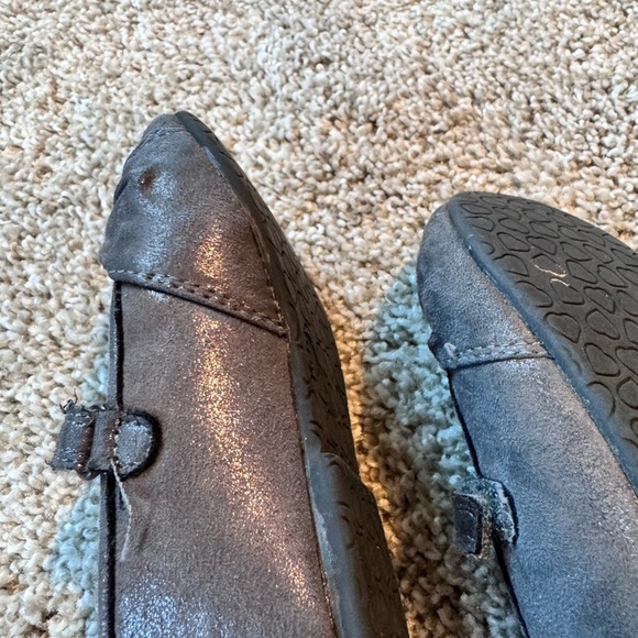 Toddler girl gray dress shoes with shimmer size 6 - Picture 8 of 10